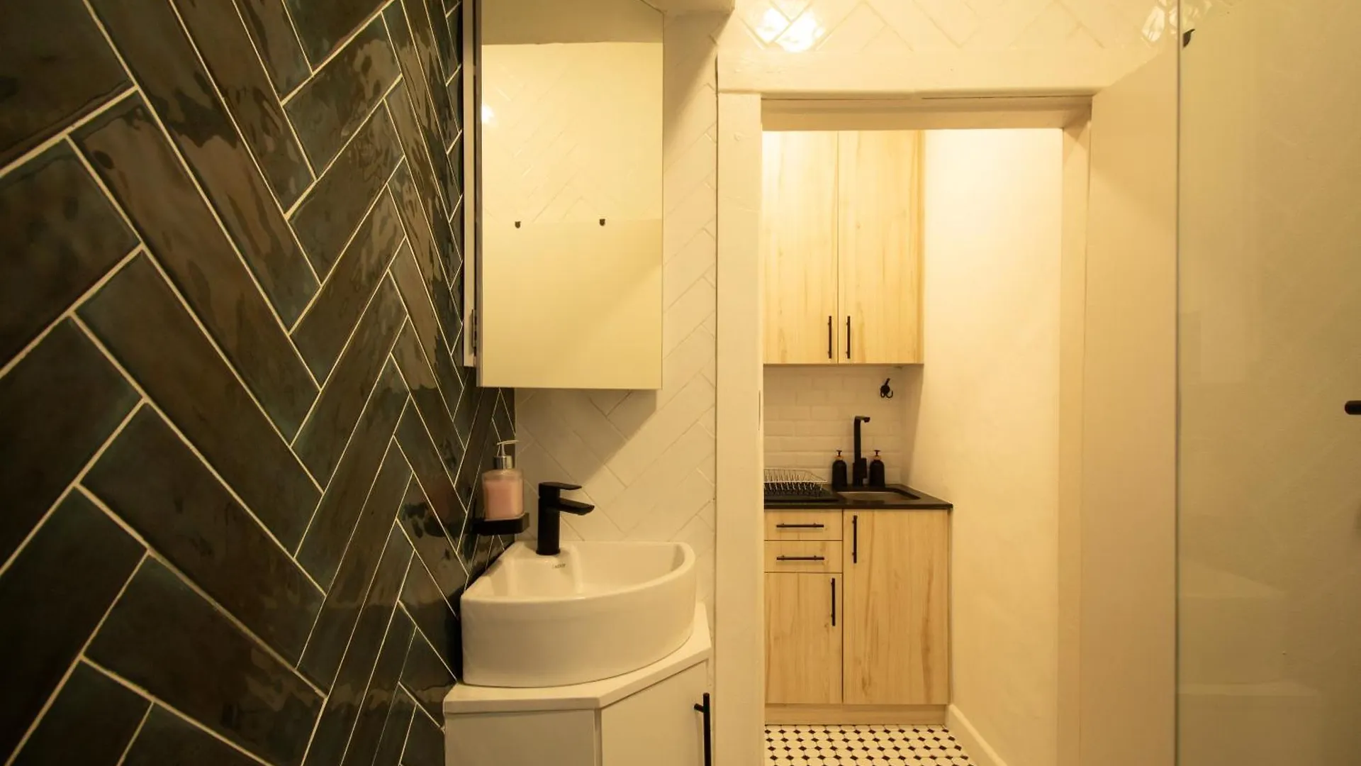Daire Secure, Quiet, Studio Retreat In Green Point Cape Town