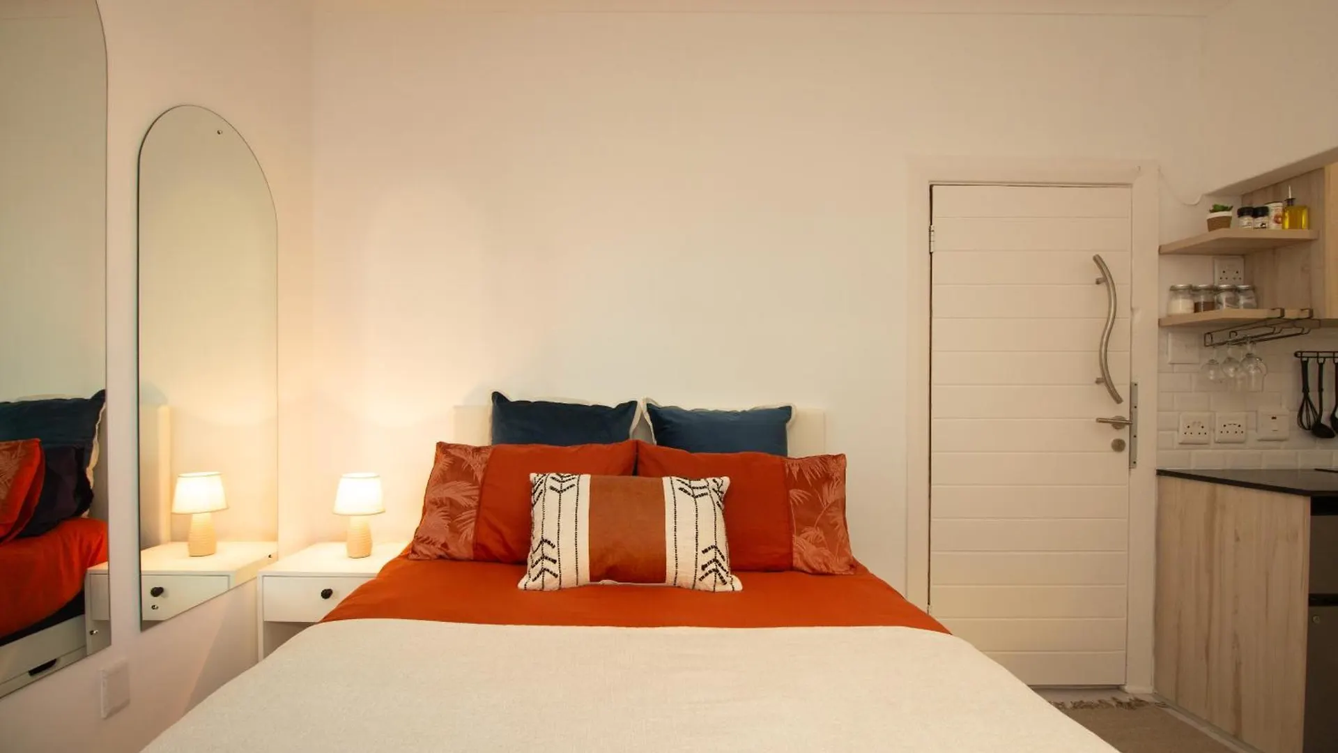 Daire Secure, Quiet, Studio Retreat In Green Point Cape Town